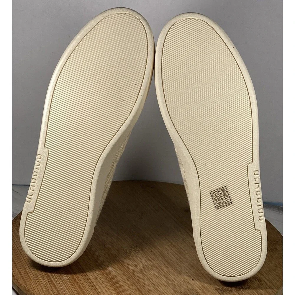 Classics Mens Boat Canvas Cream Shoes Size 10 NEW